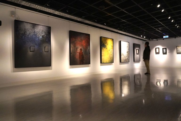 〔藝．外系列〕華嚴 佛的世界 ——兩邊猶不住？！觀畫有感